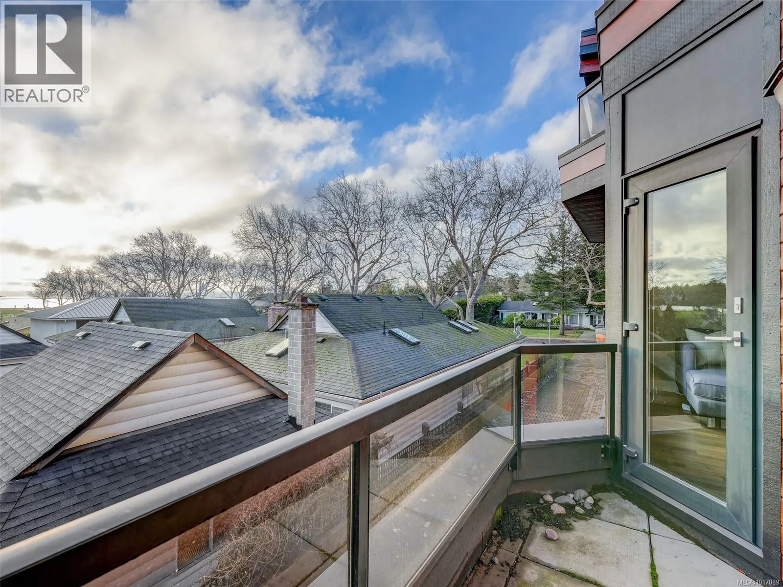 204 2589 Penrhyn St