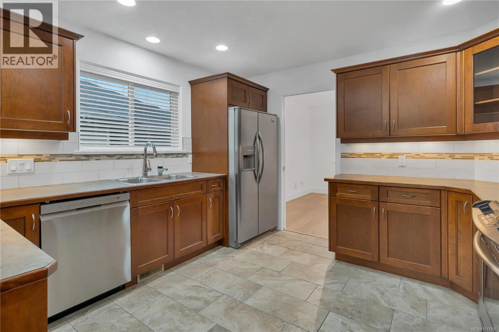 72 2006 Sierra Dr