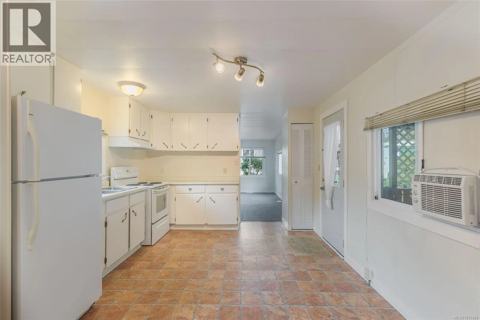38 Honey Dr