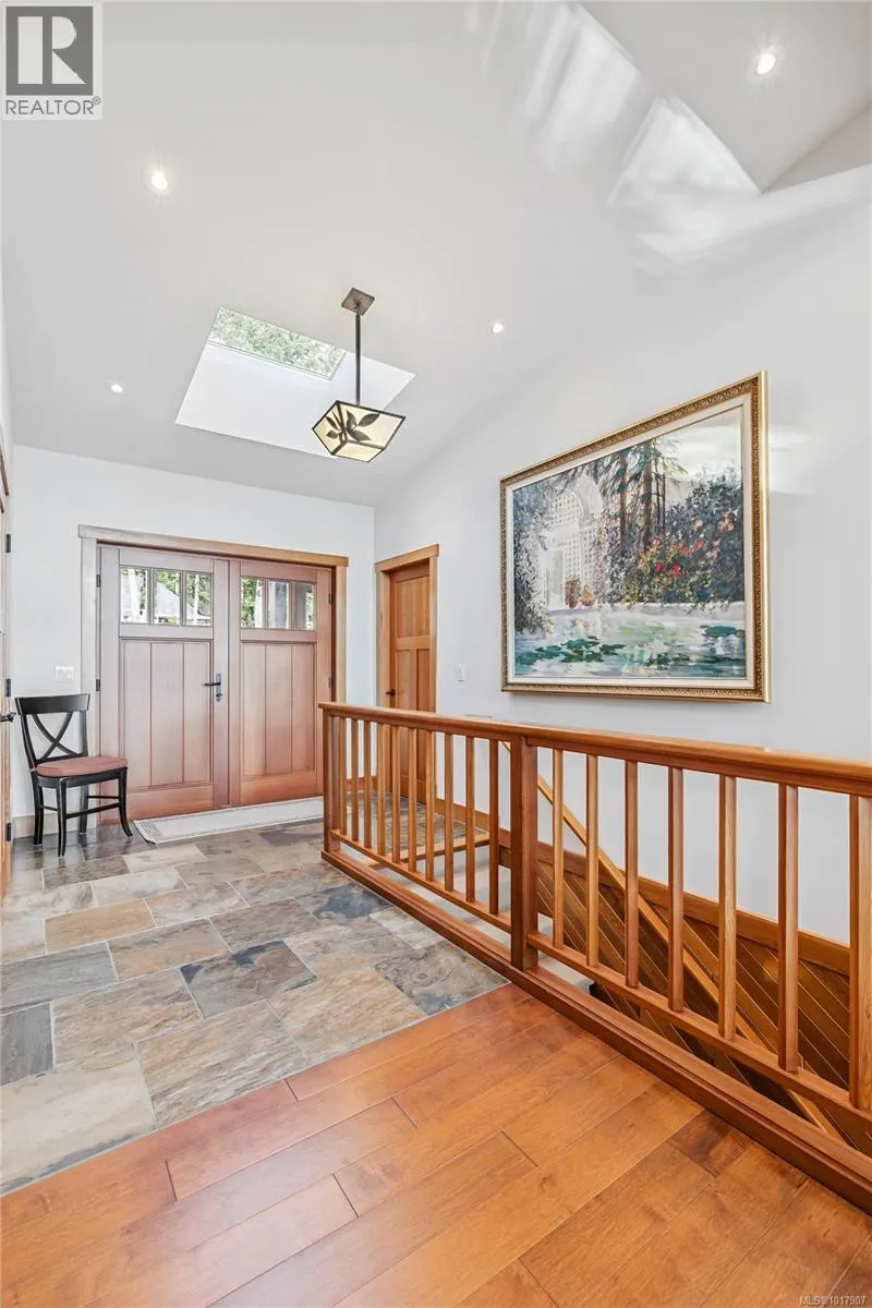 220 Scott Point Dr
