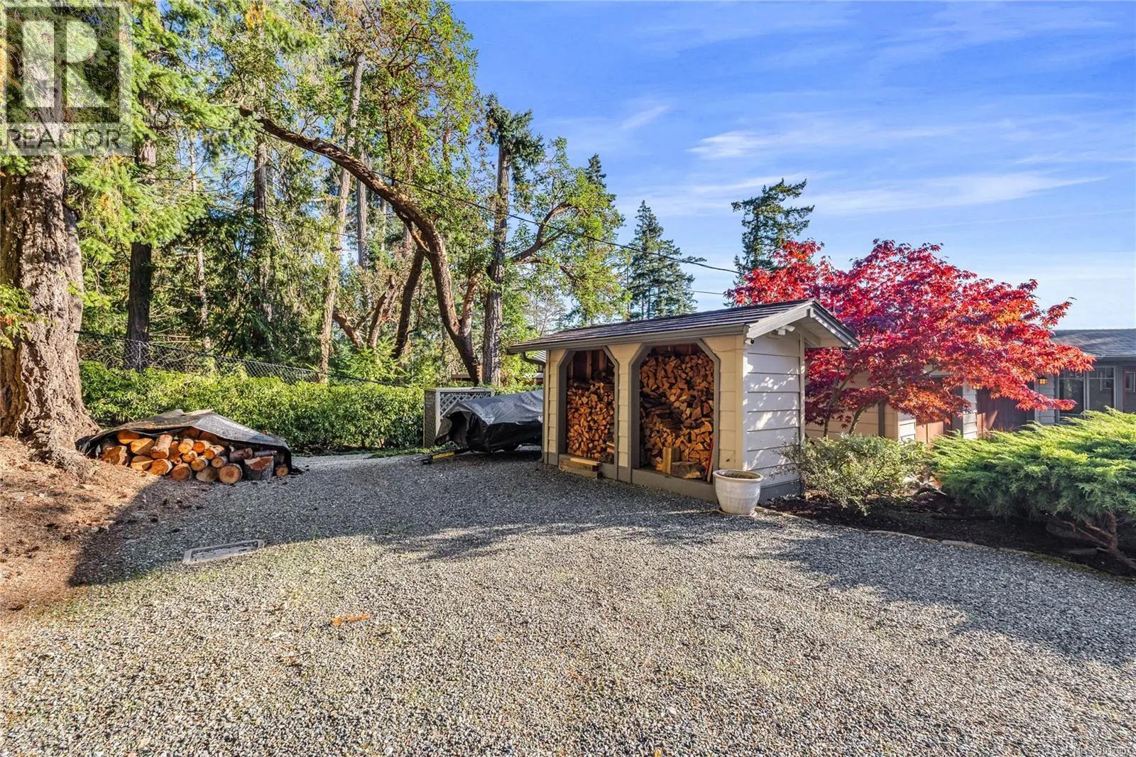 220 Scott Point Dr
