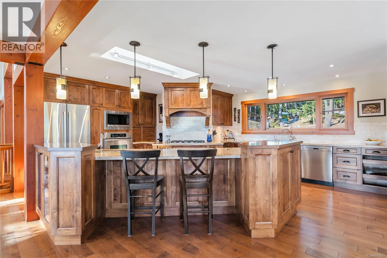 220 Scott Point Dr