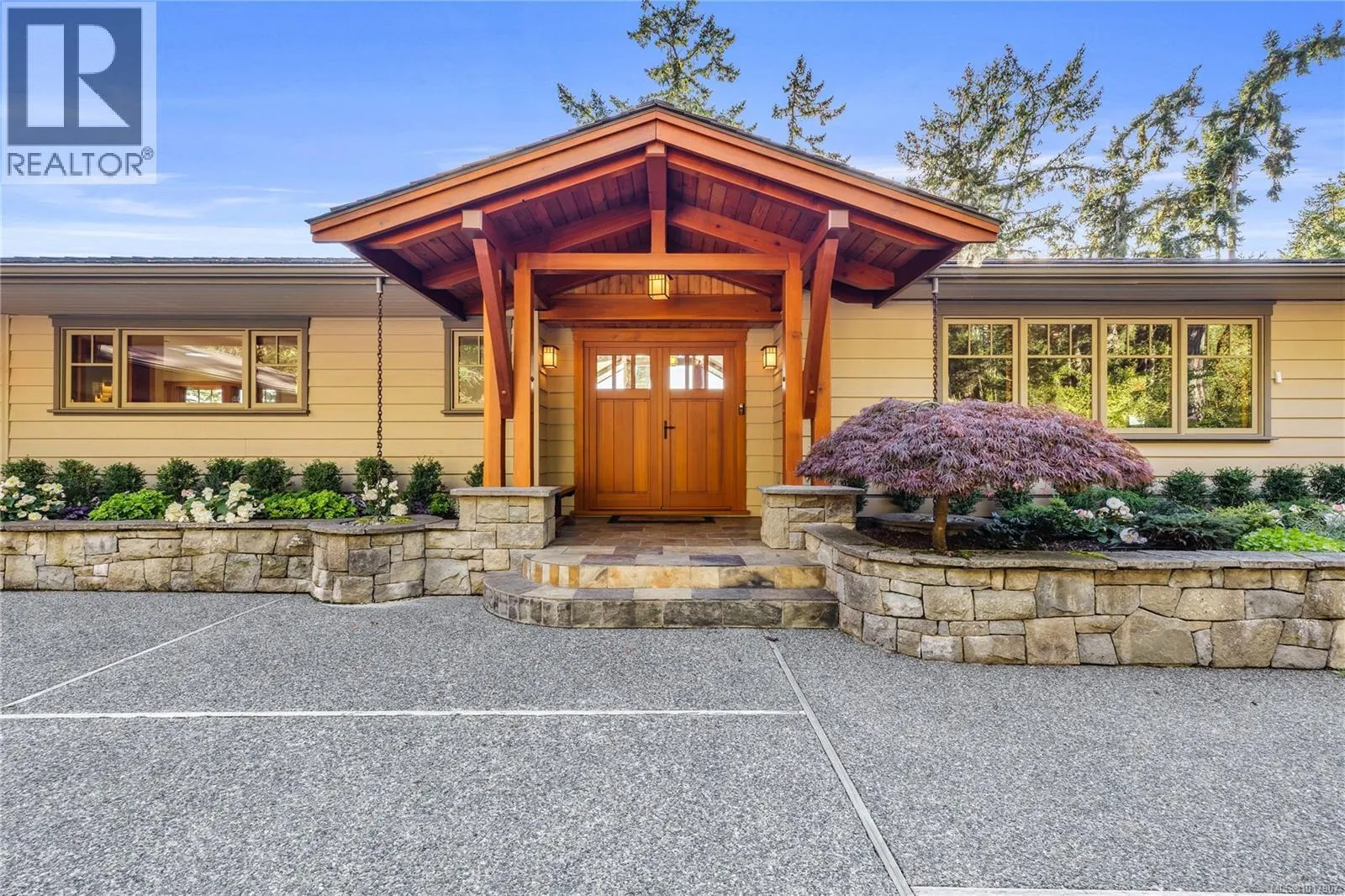 220 Scott Point Dr