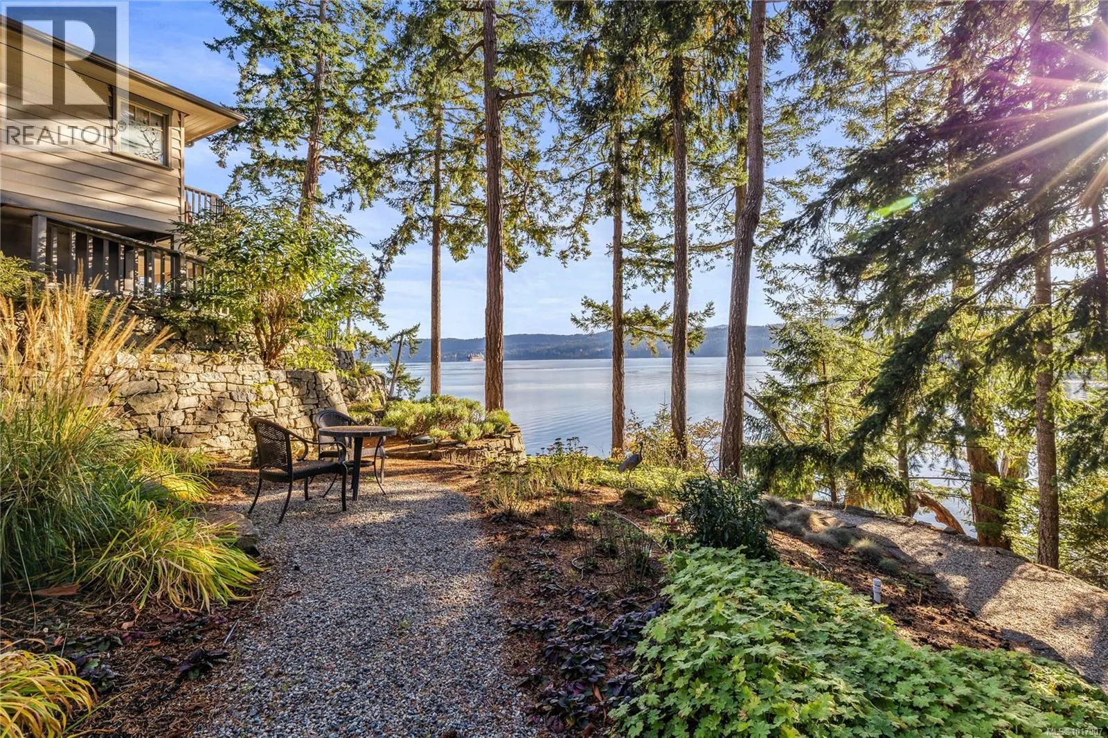 220 Scott Point Dr
