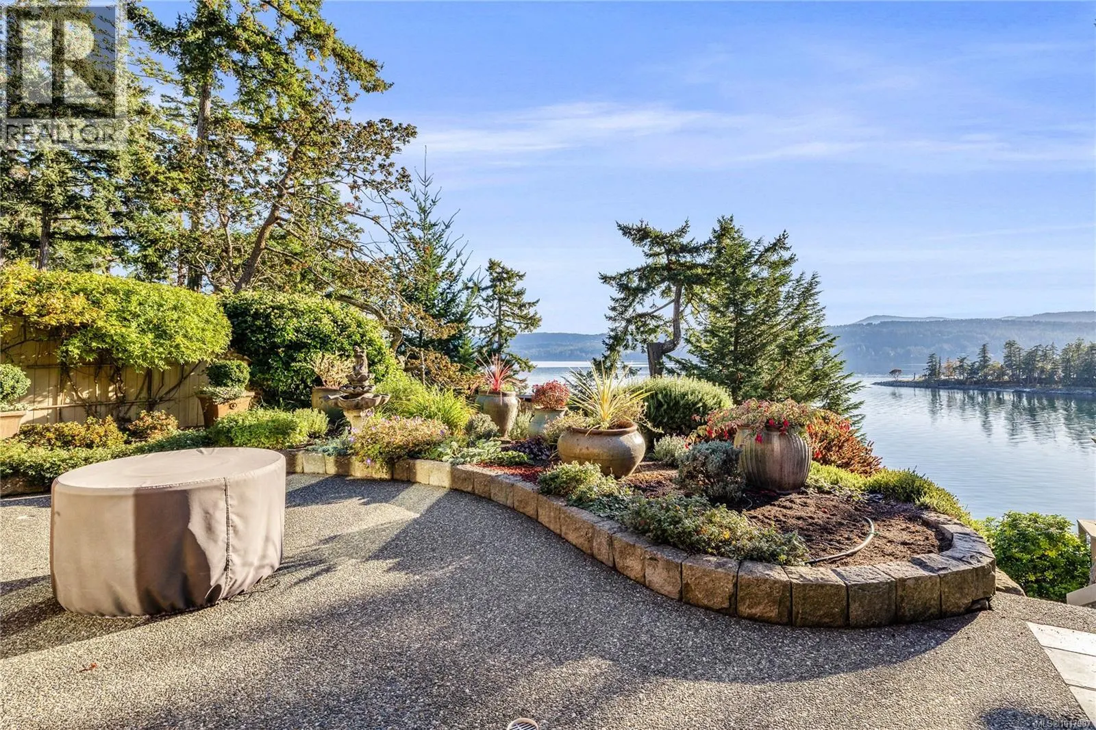 220 Scott Point Dr