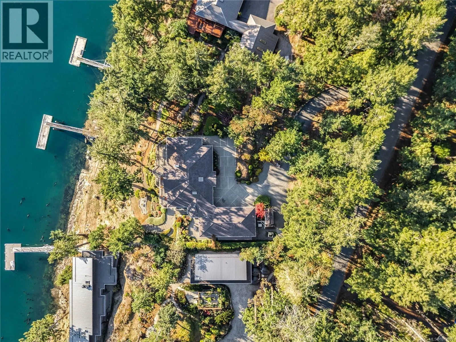 220 Scott Point Dr