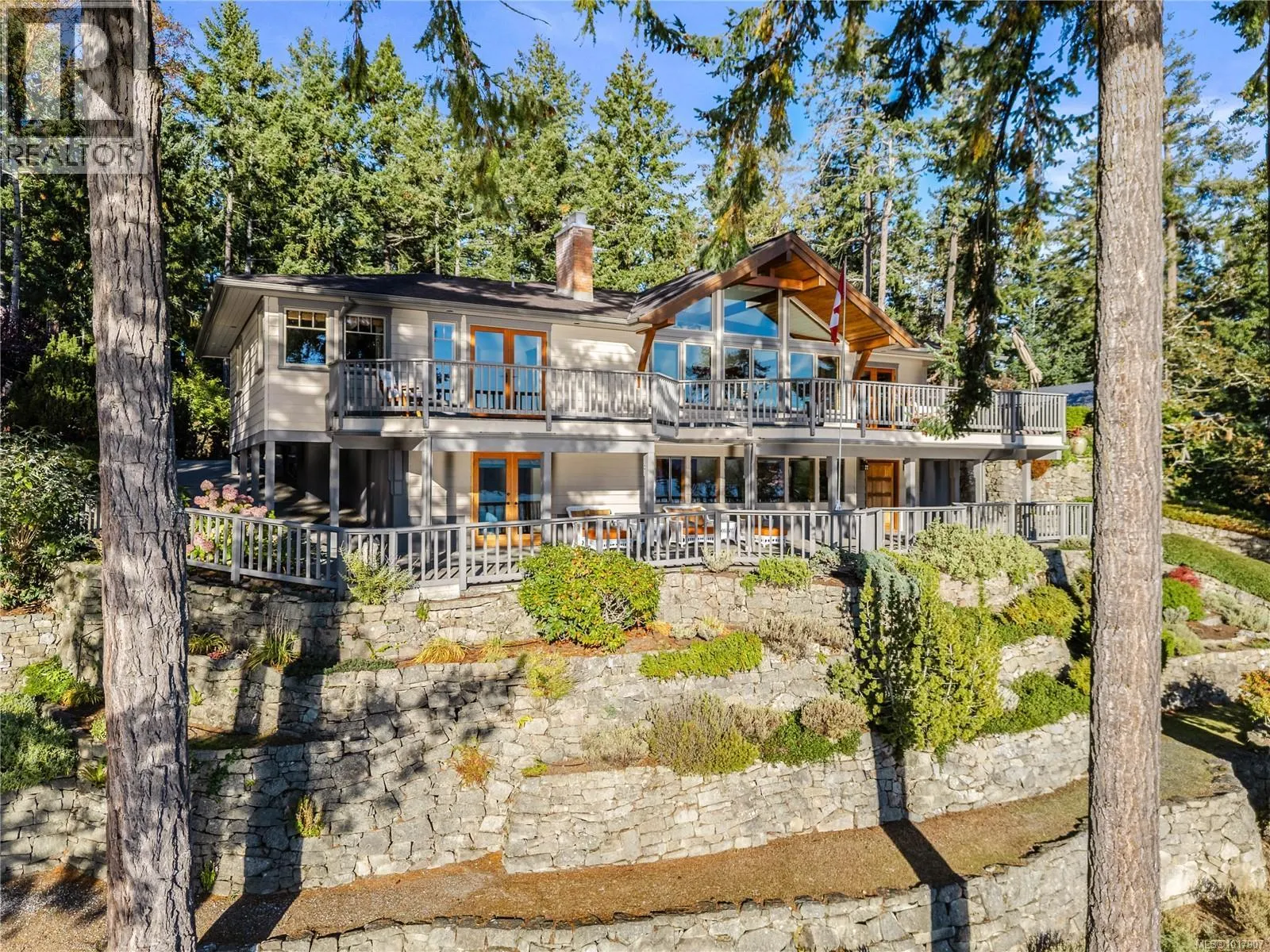 220 Scott Point Dr