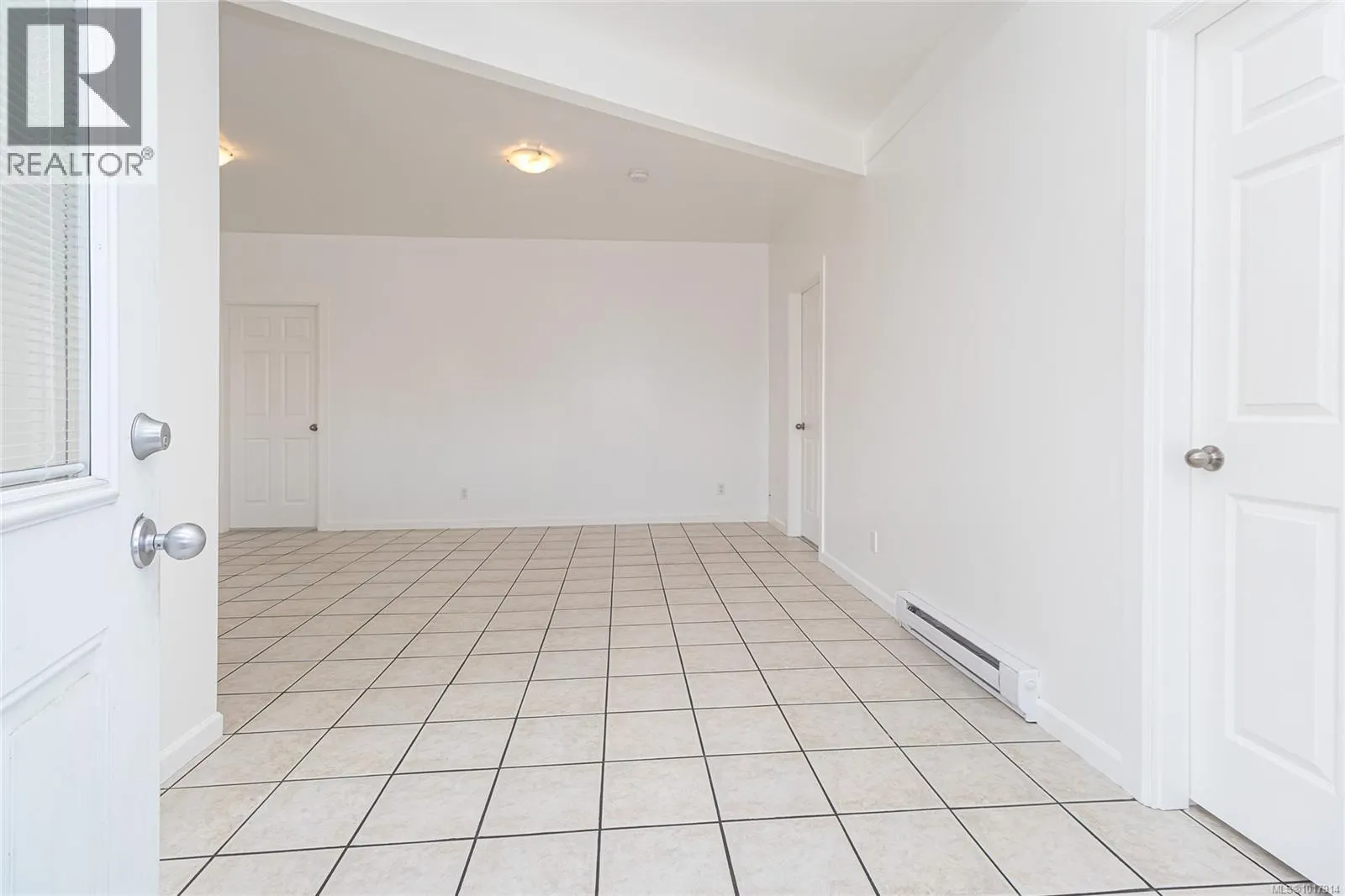 841 Viewfield Rd