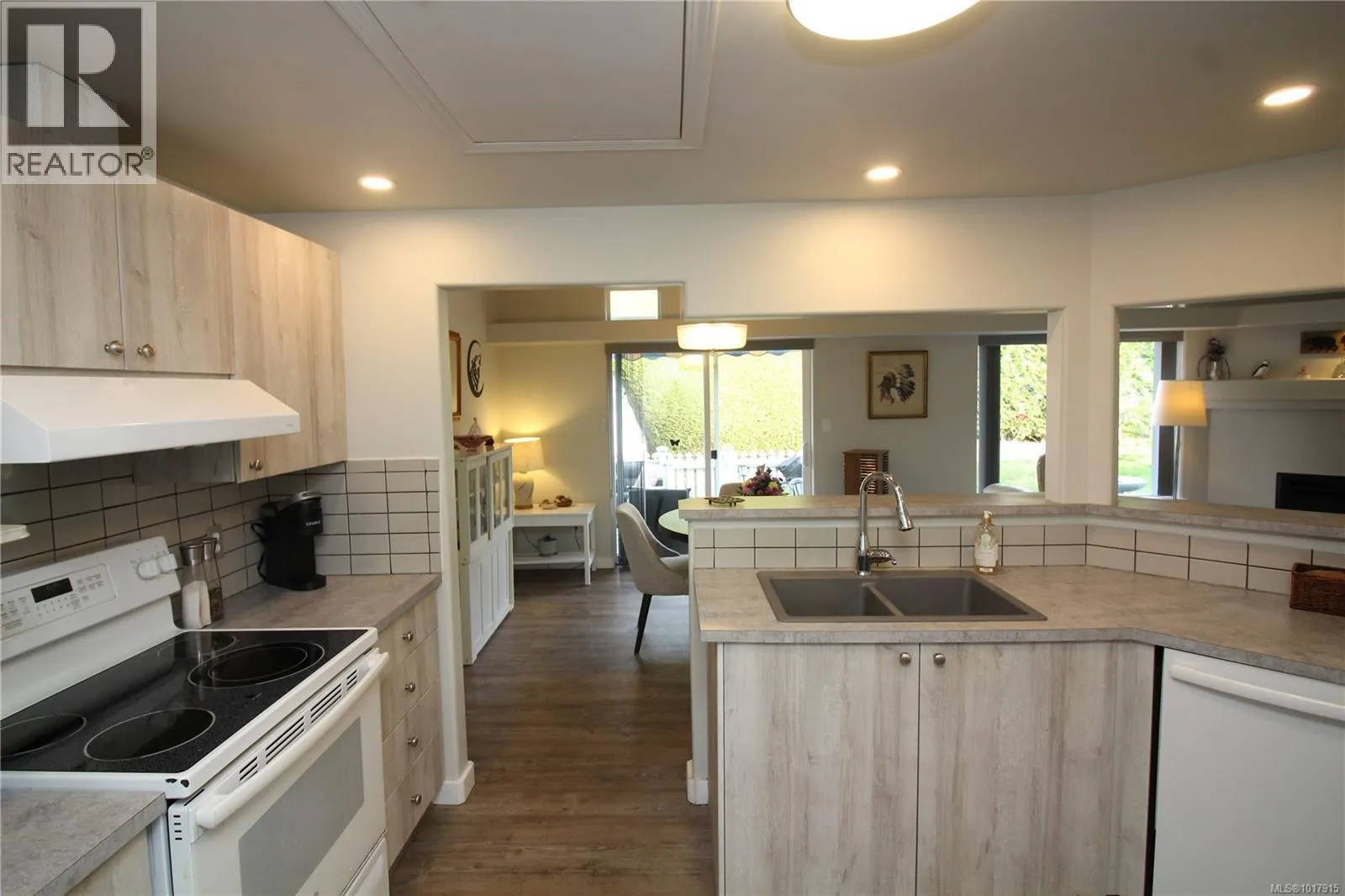 2 9933 Chemainus Rd