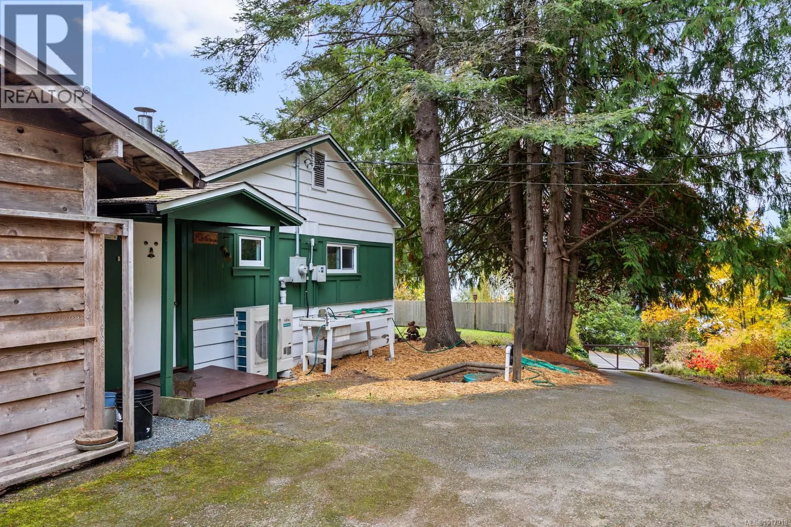 3296 Denman Rd