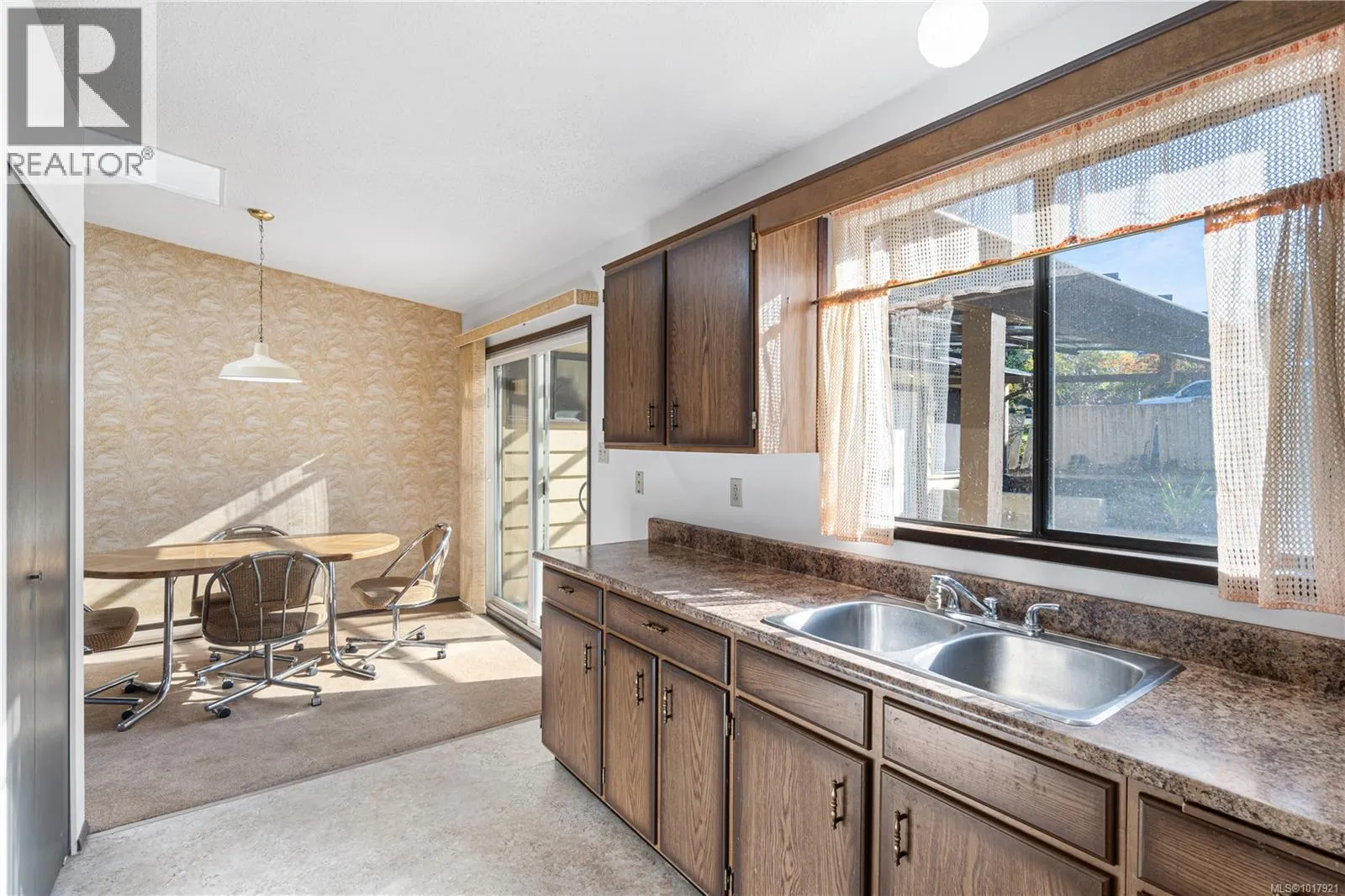 7431 Andrea Cres