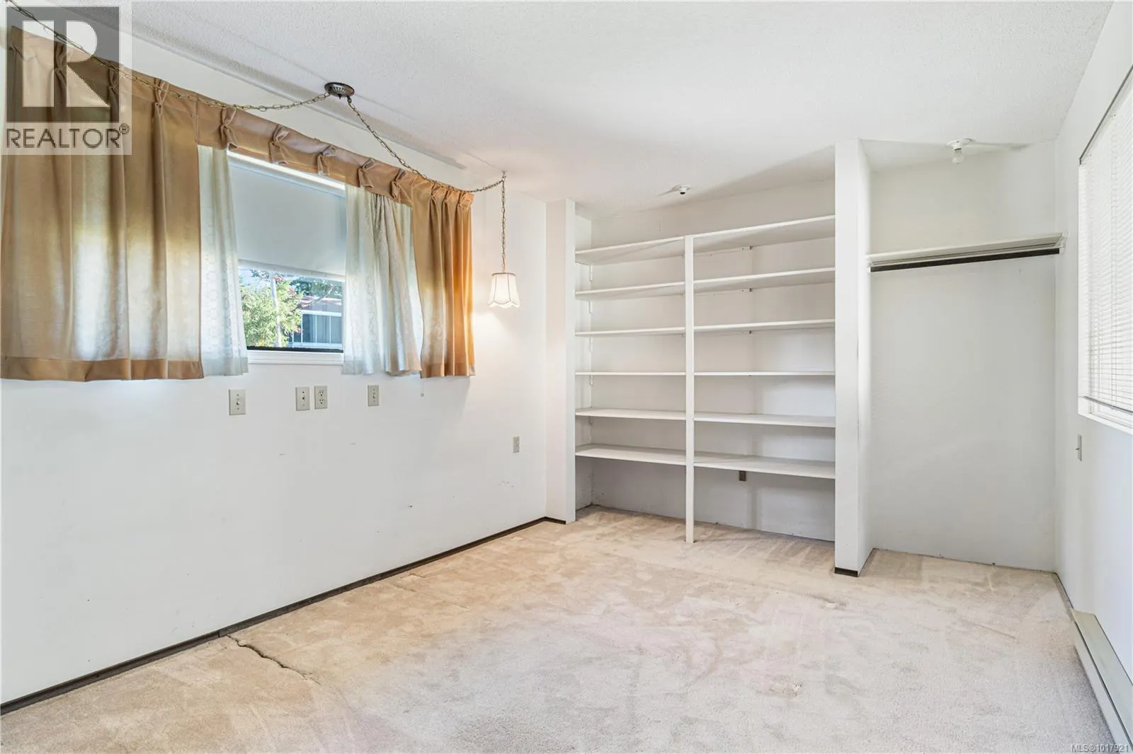 7431 Andrea Cres