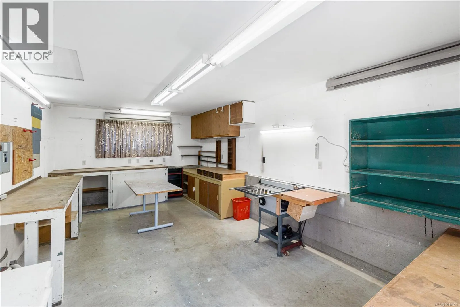 7431 Andrea Cres