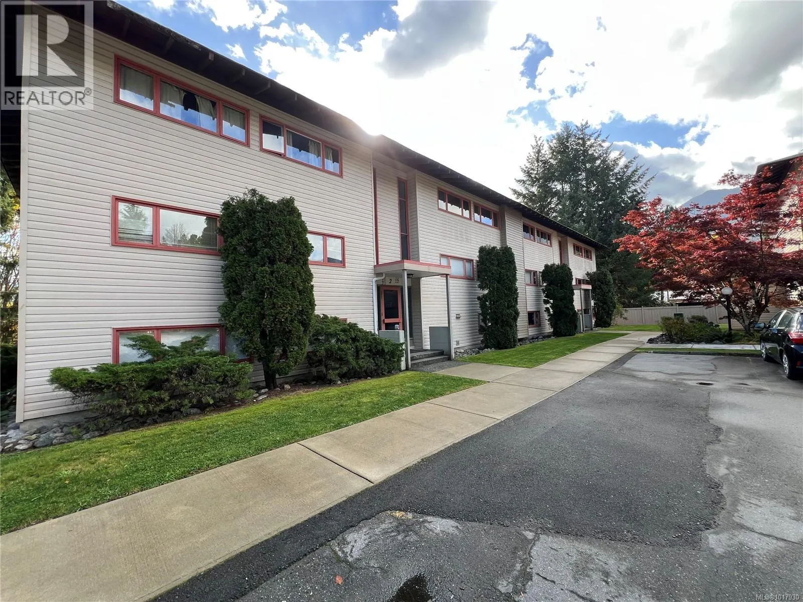 232 350 Alder Cres