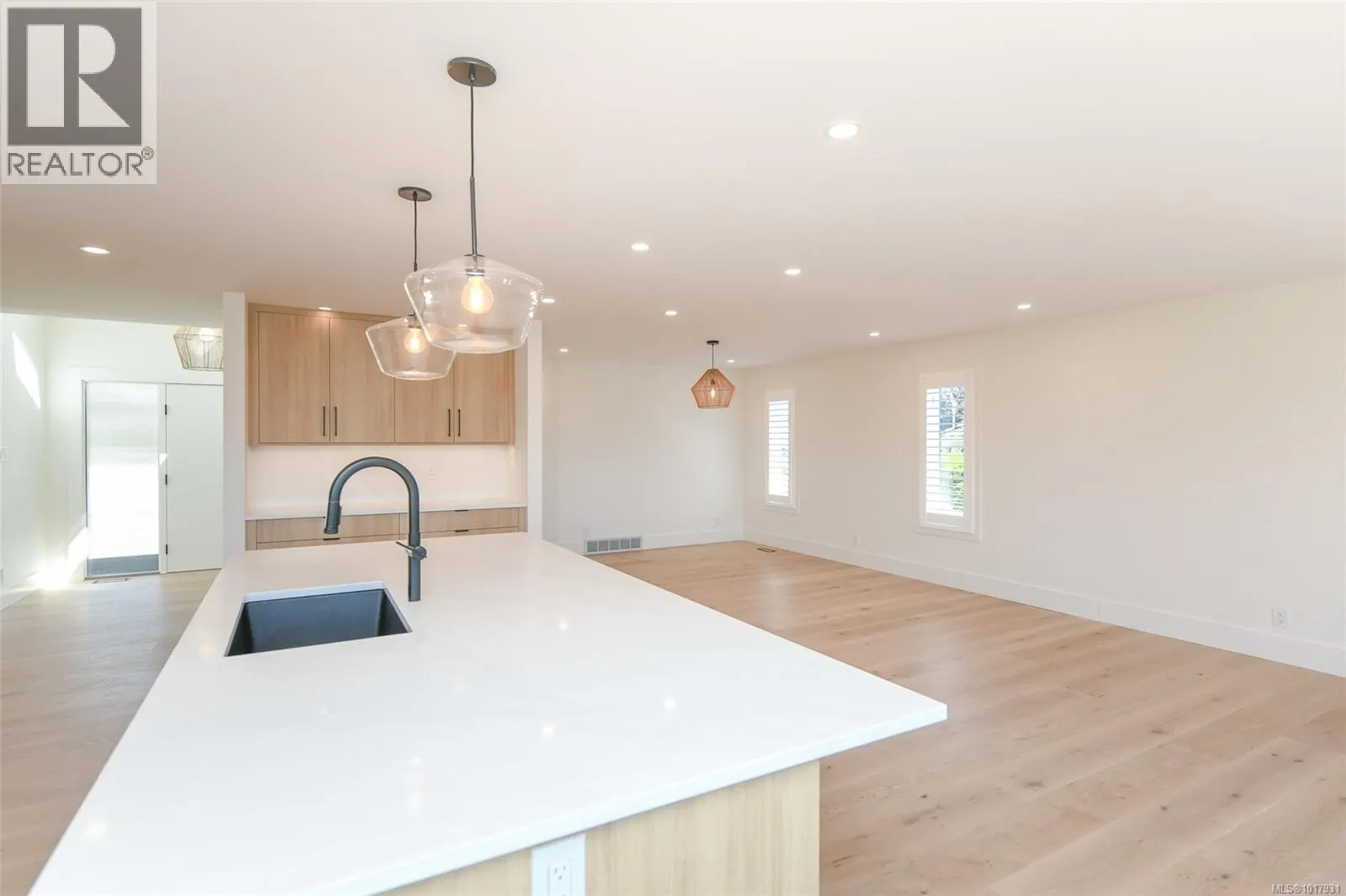 1547 Trumpeter Cres