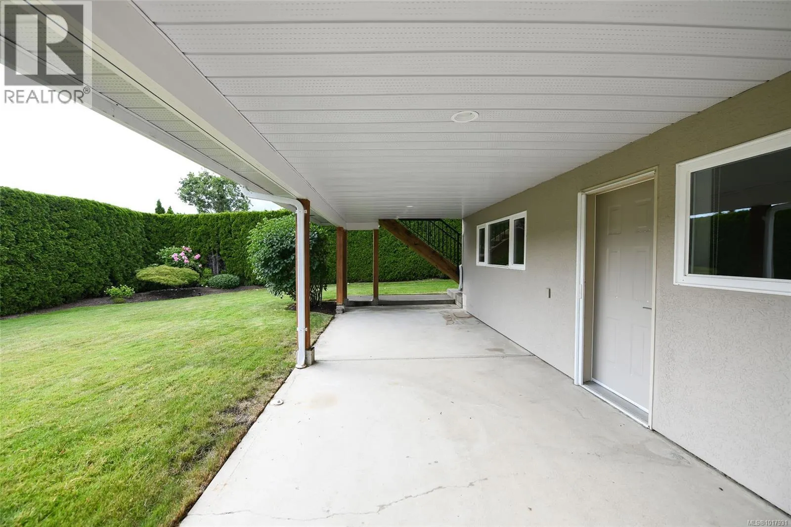 1547 Trumpeter Cres