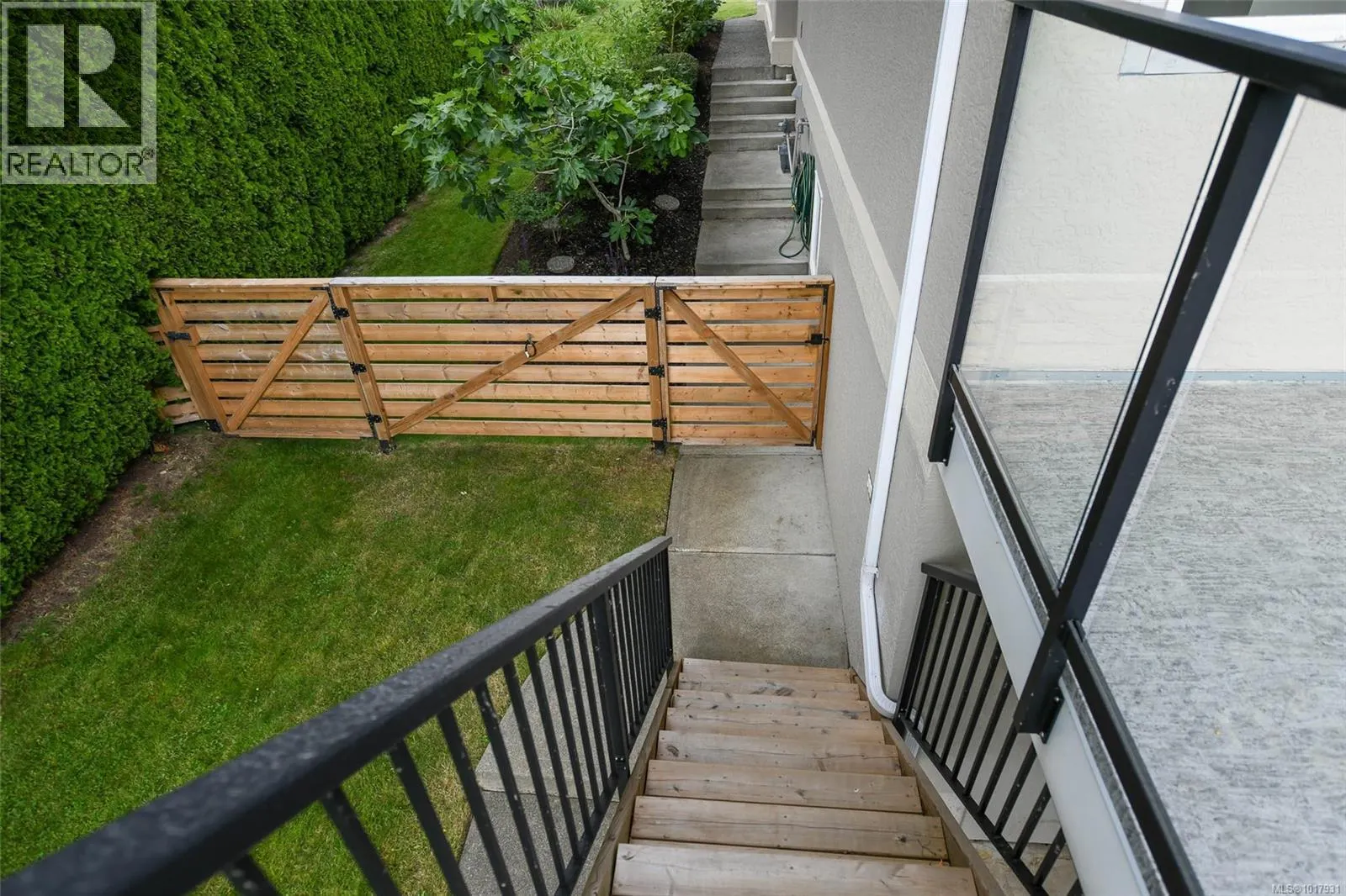 1547 Trumpeter Cres