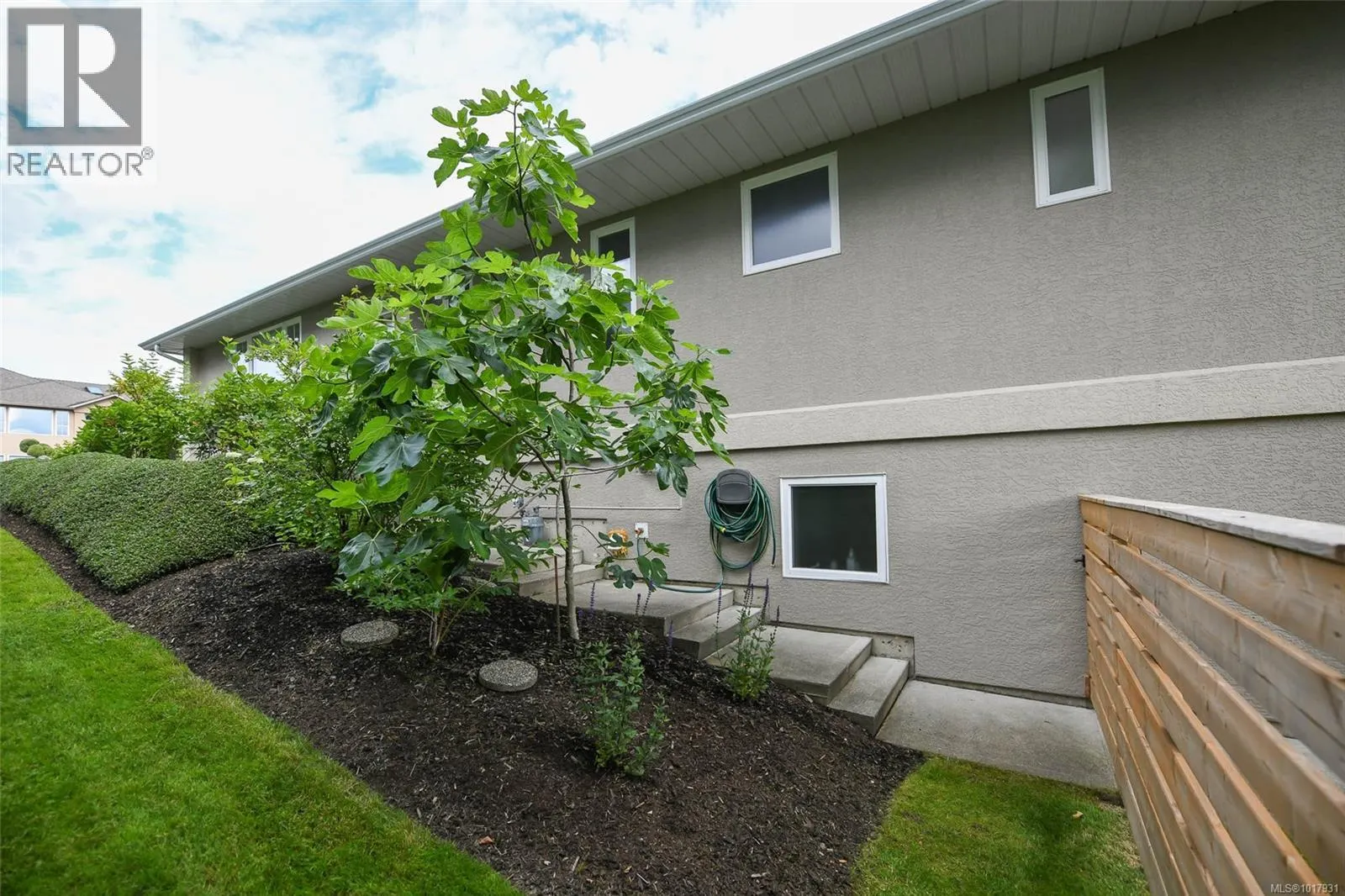 1547 Trumpeter Cres