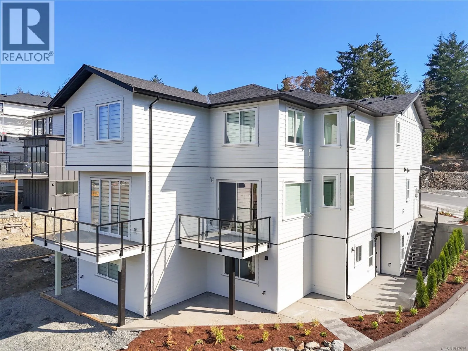 611 Madrona Pl