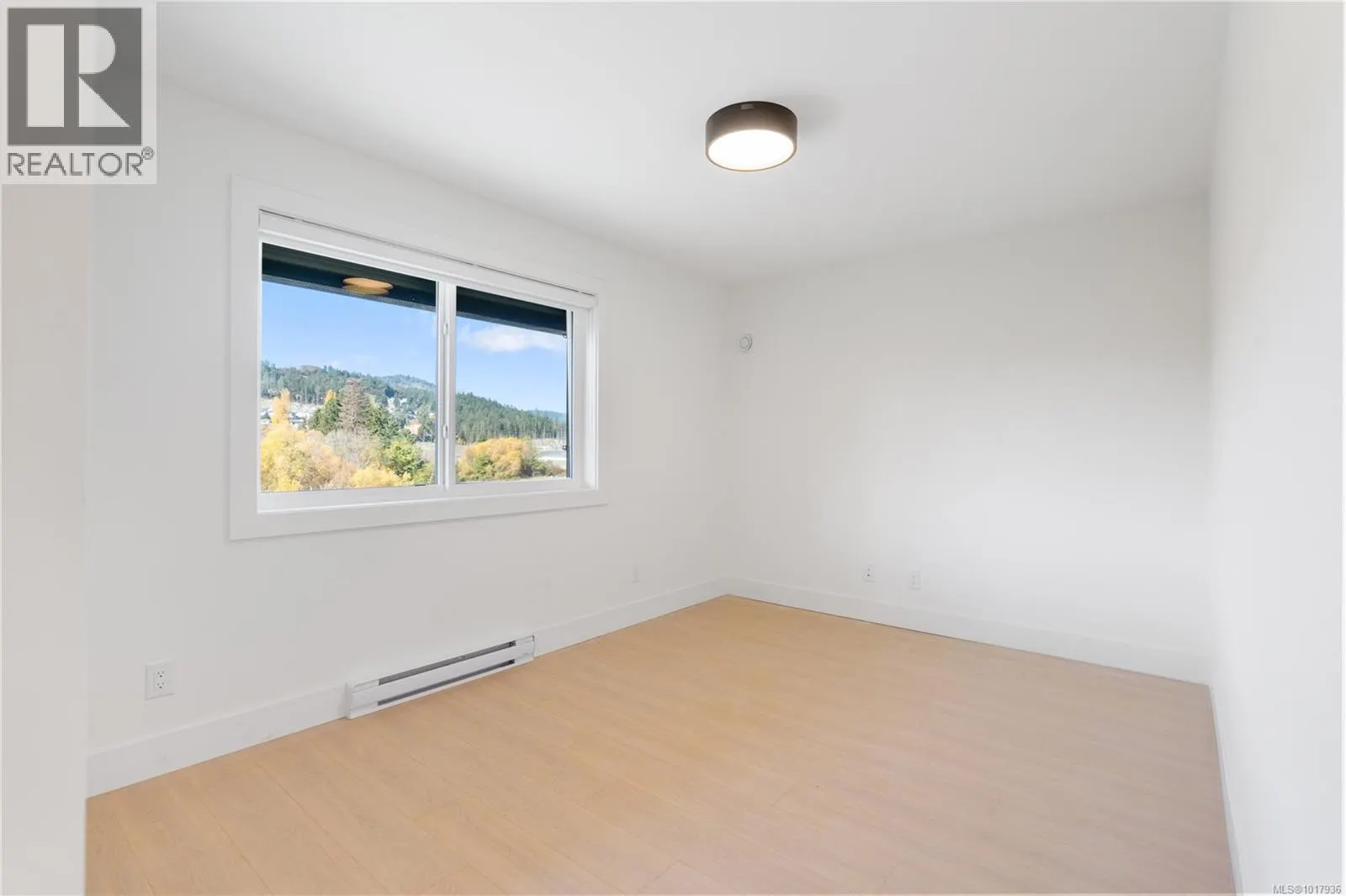 611 Madrona Pl