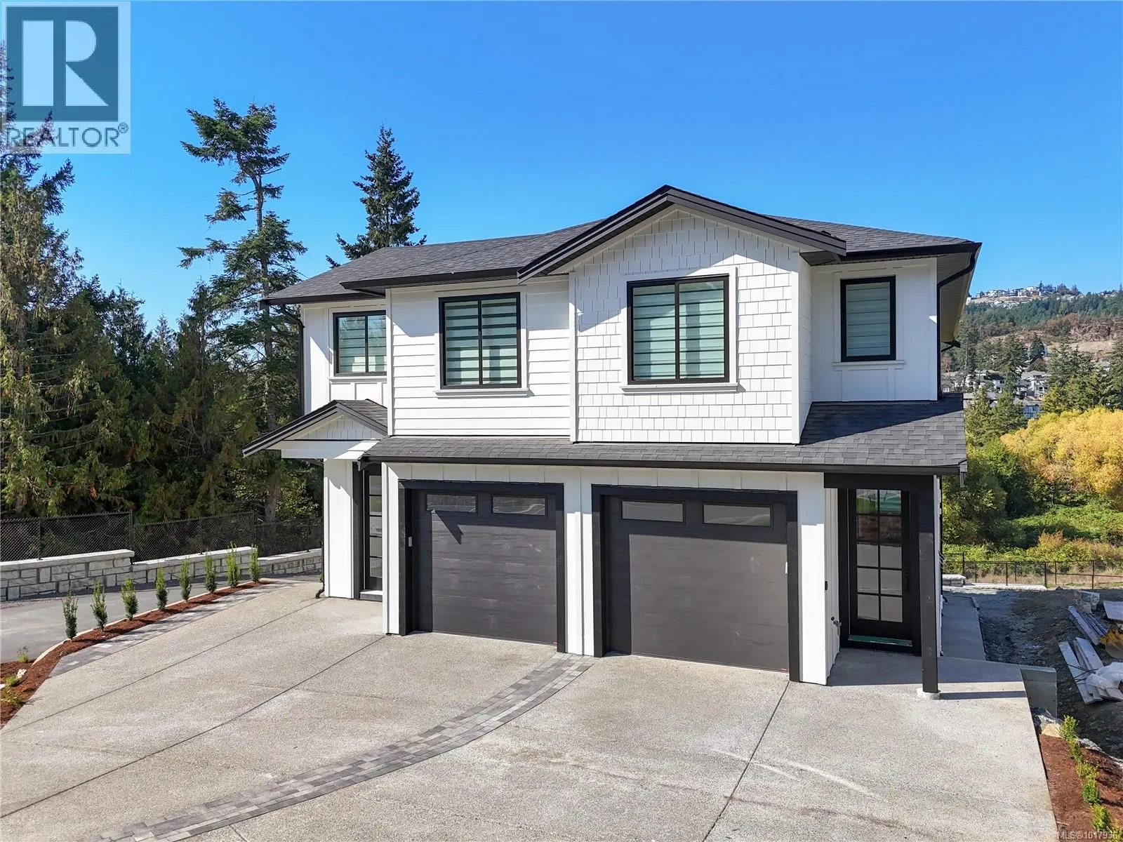611 Madrona Pl