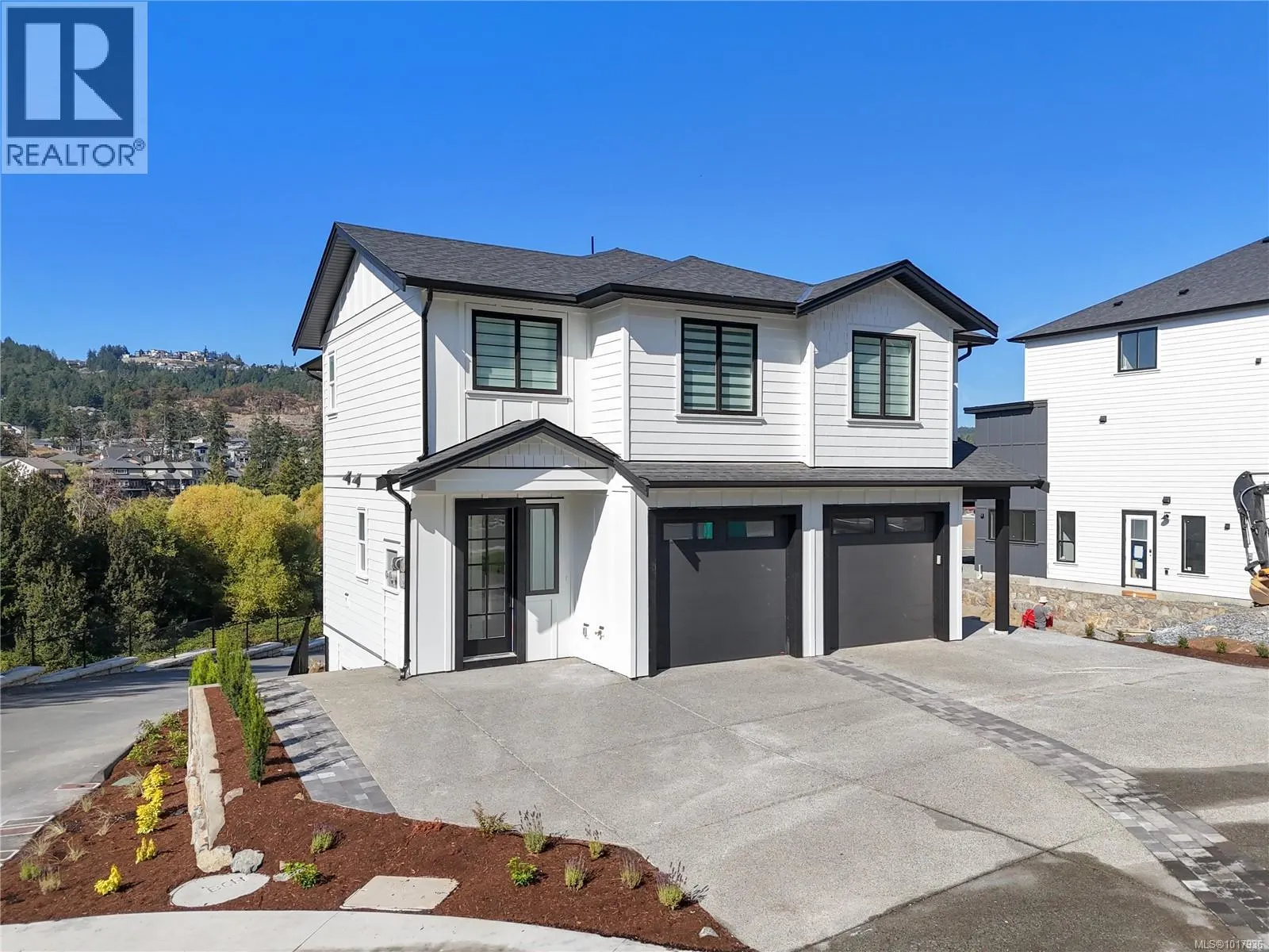 611 Madrona Pl