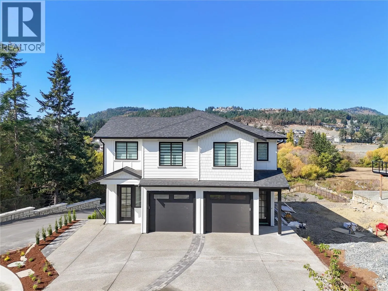 611 Madrona Pl