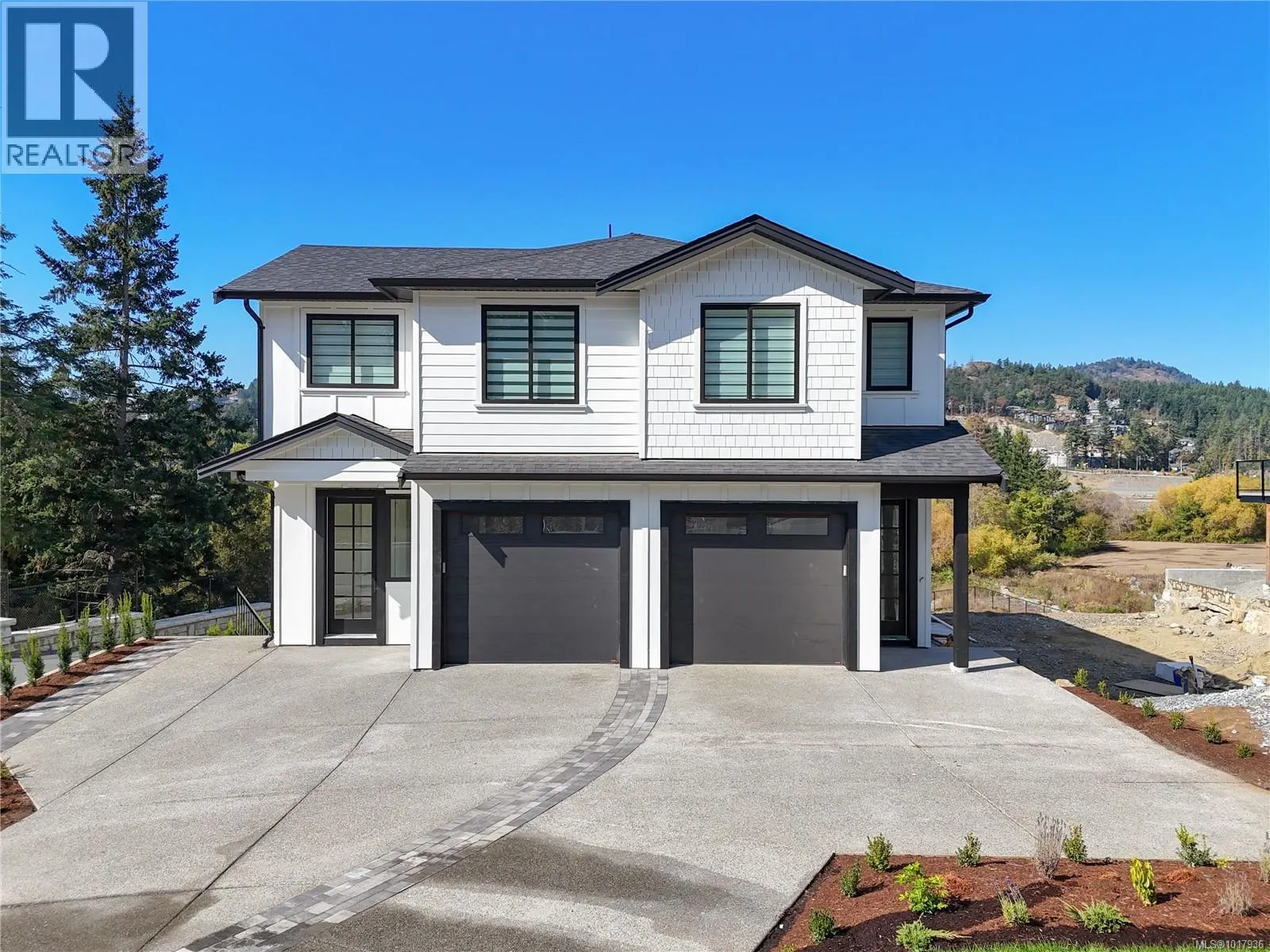 611 Madrona Pl