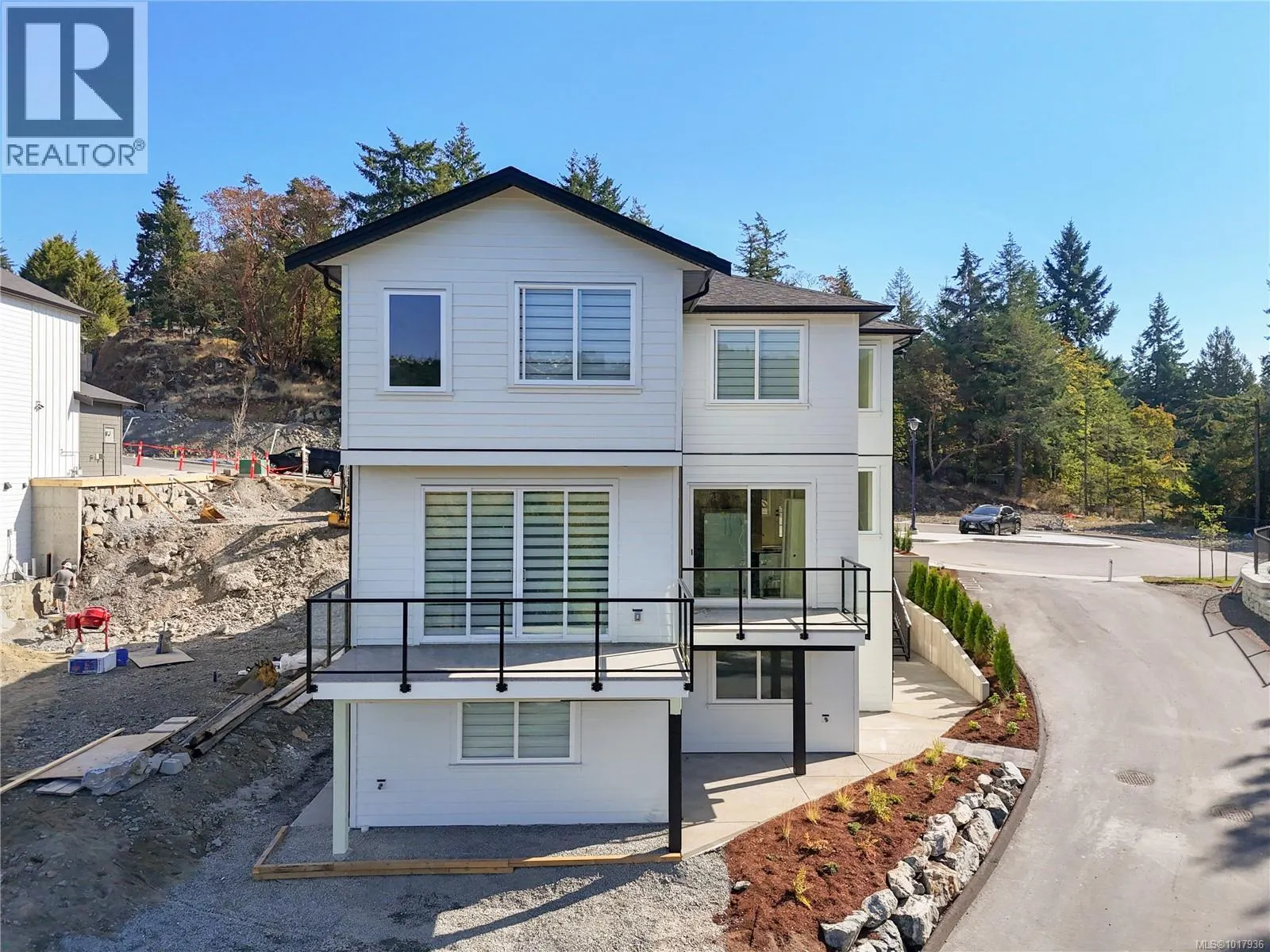 611 Madrona Pl