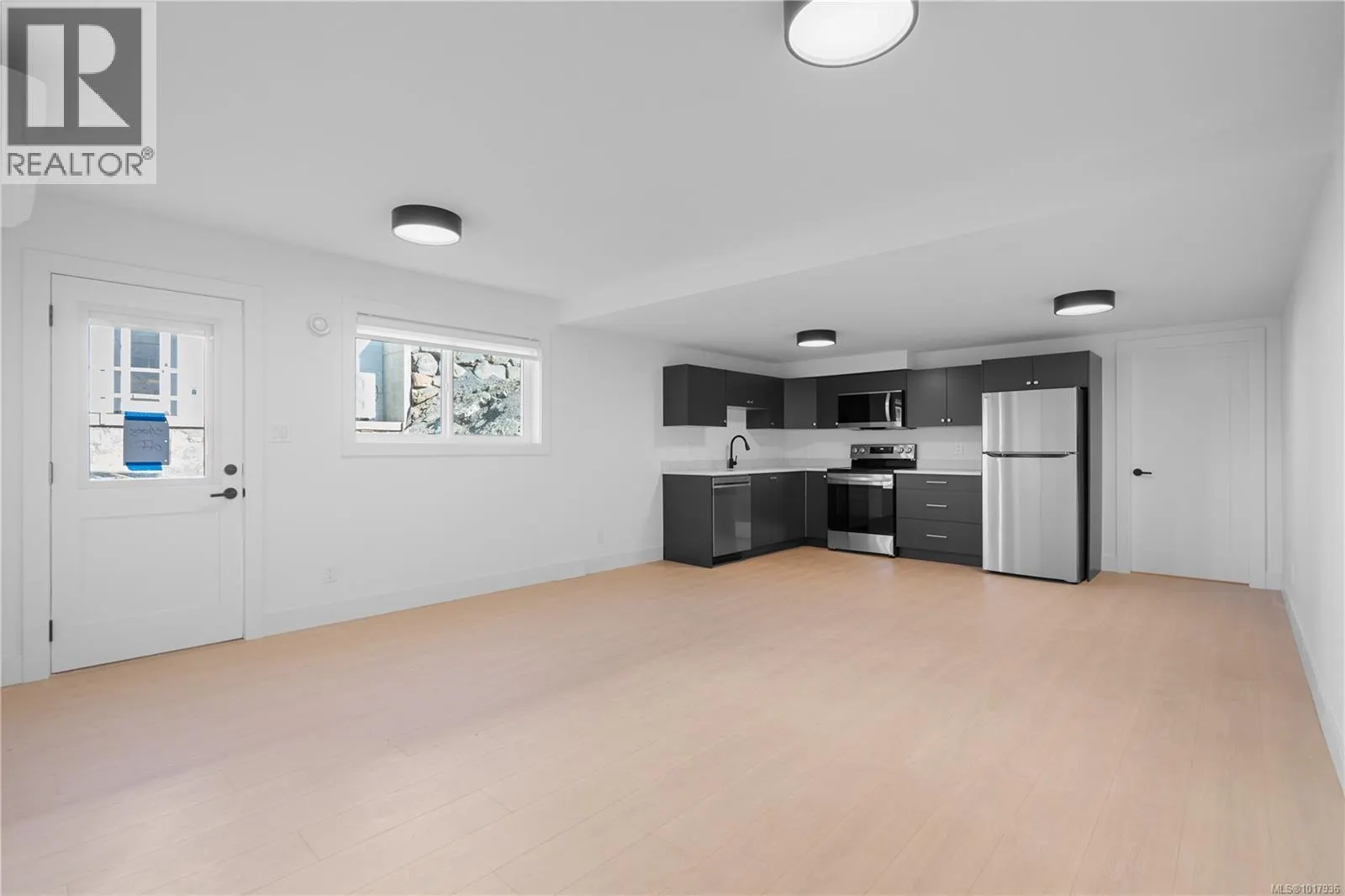 611 Madrona Pl