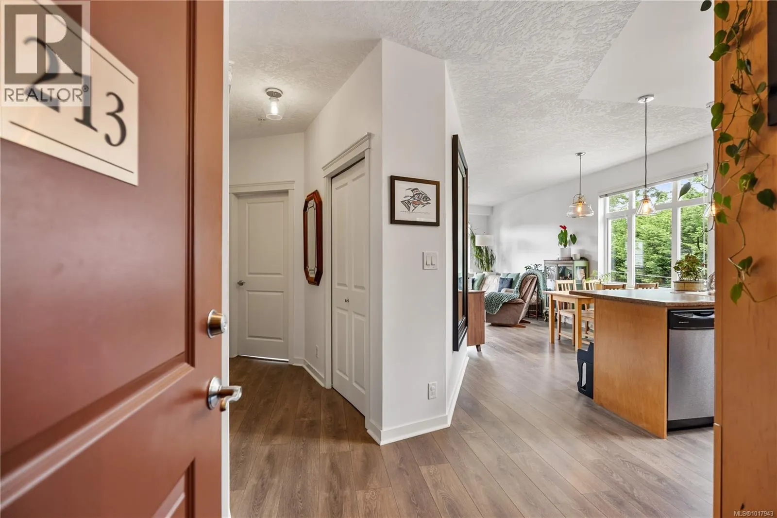 213 2220 Sooke Rd