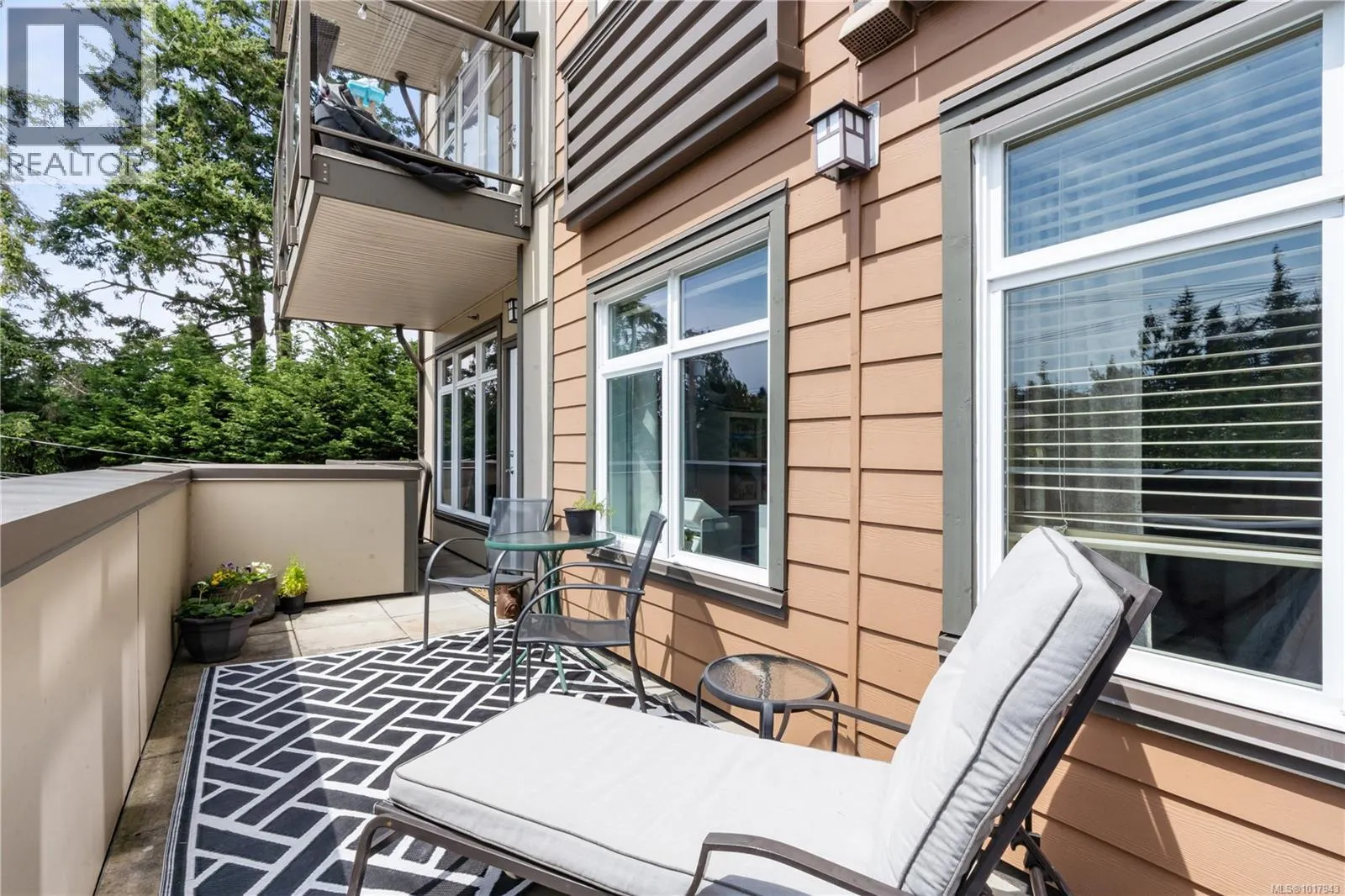 213 2220 Sooke Rd