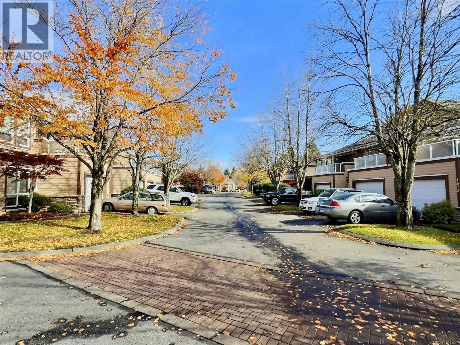 1652 Creekside Dr