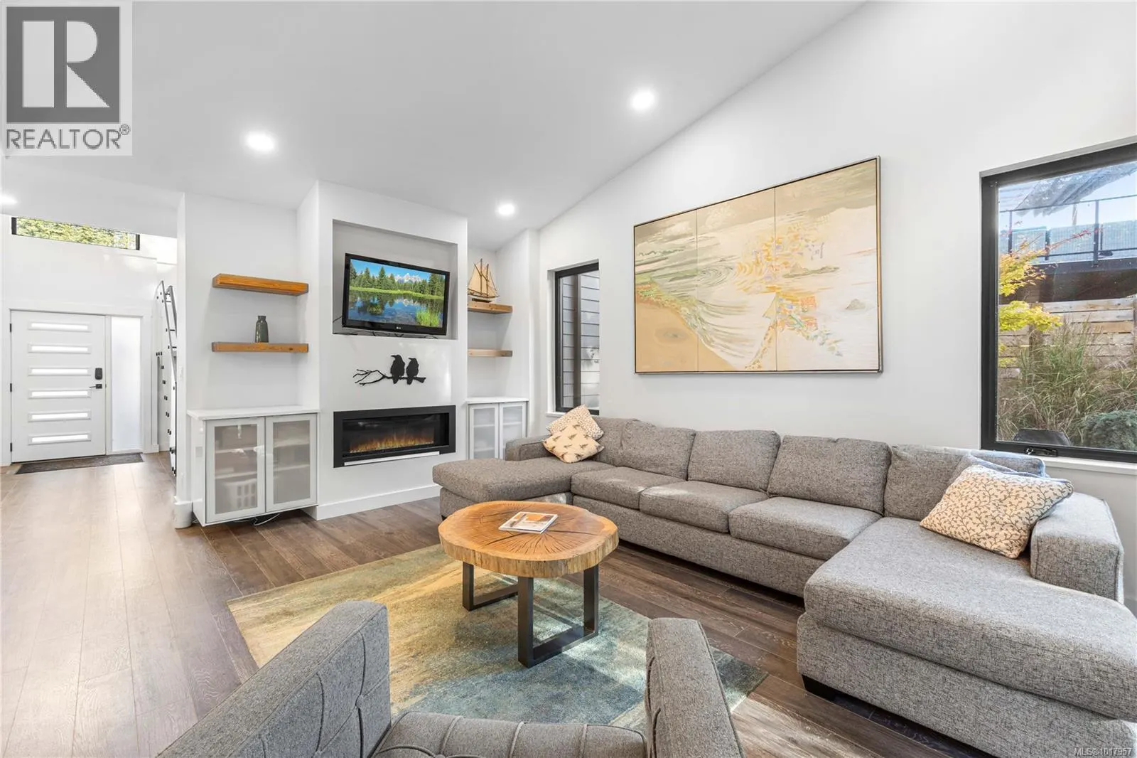 210 Crestline Terr