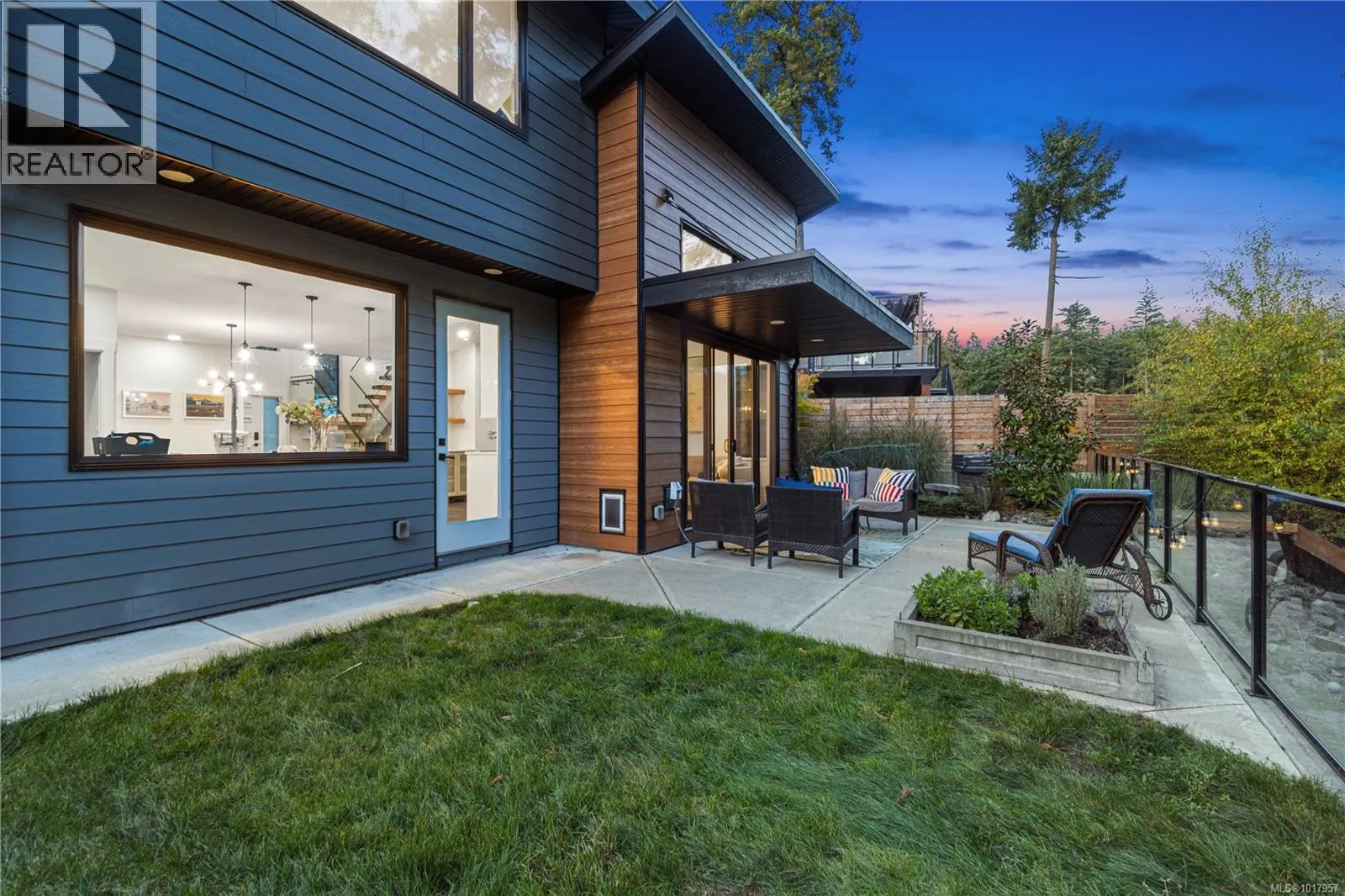 210 Crestline Terr