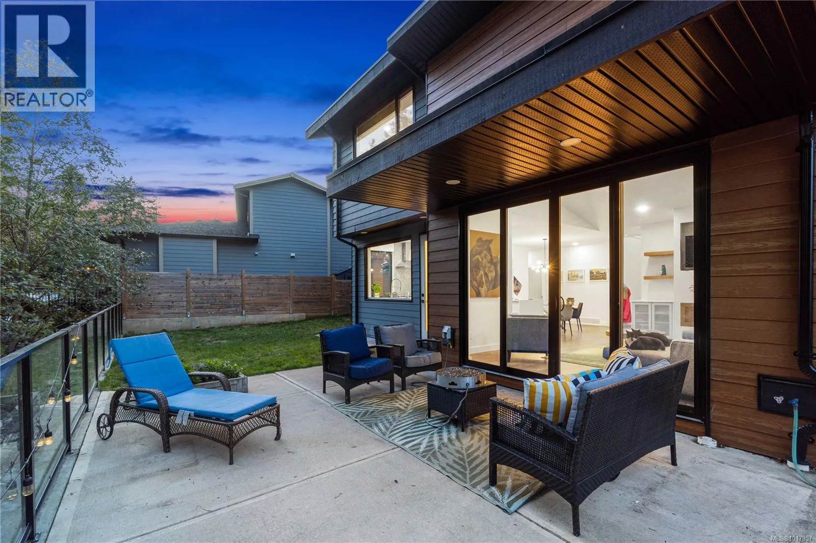 210 Crestline Terr