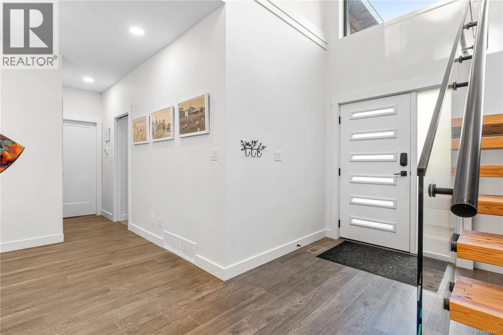 210 Crestline Terr