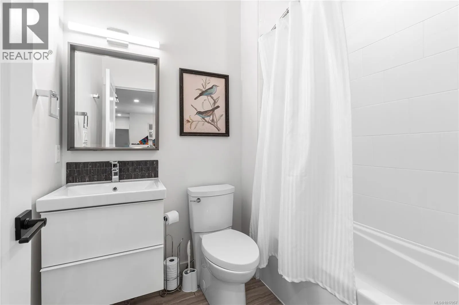 210 Crestline Terr