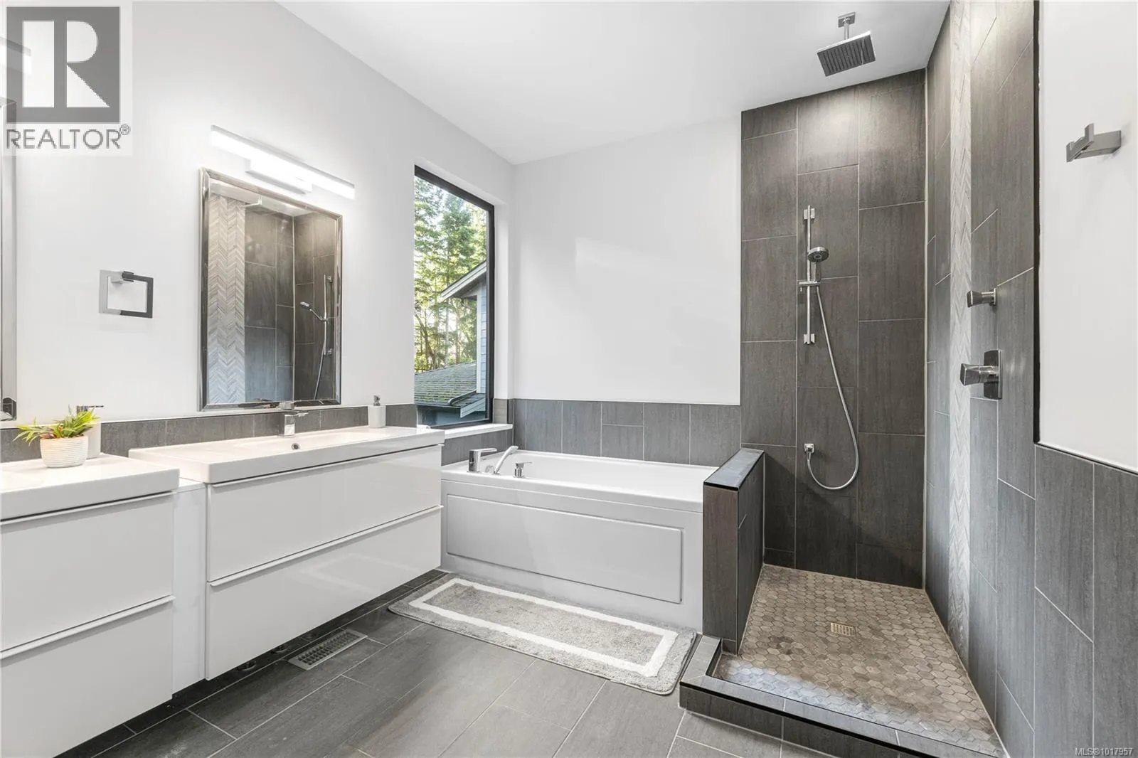 210 Crestline Terr