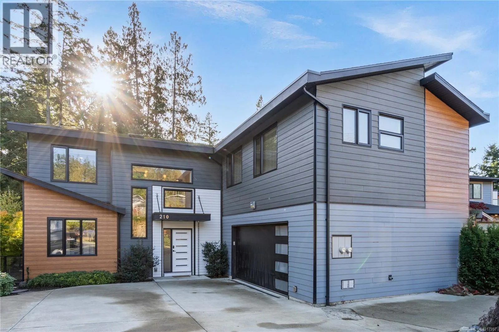 210 Crestline Terr