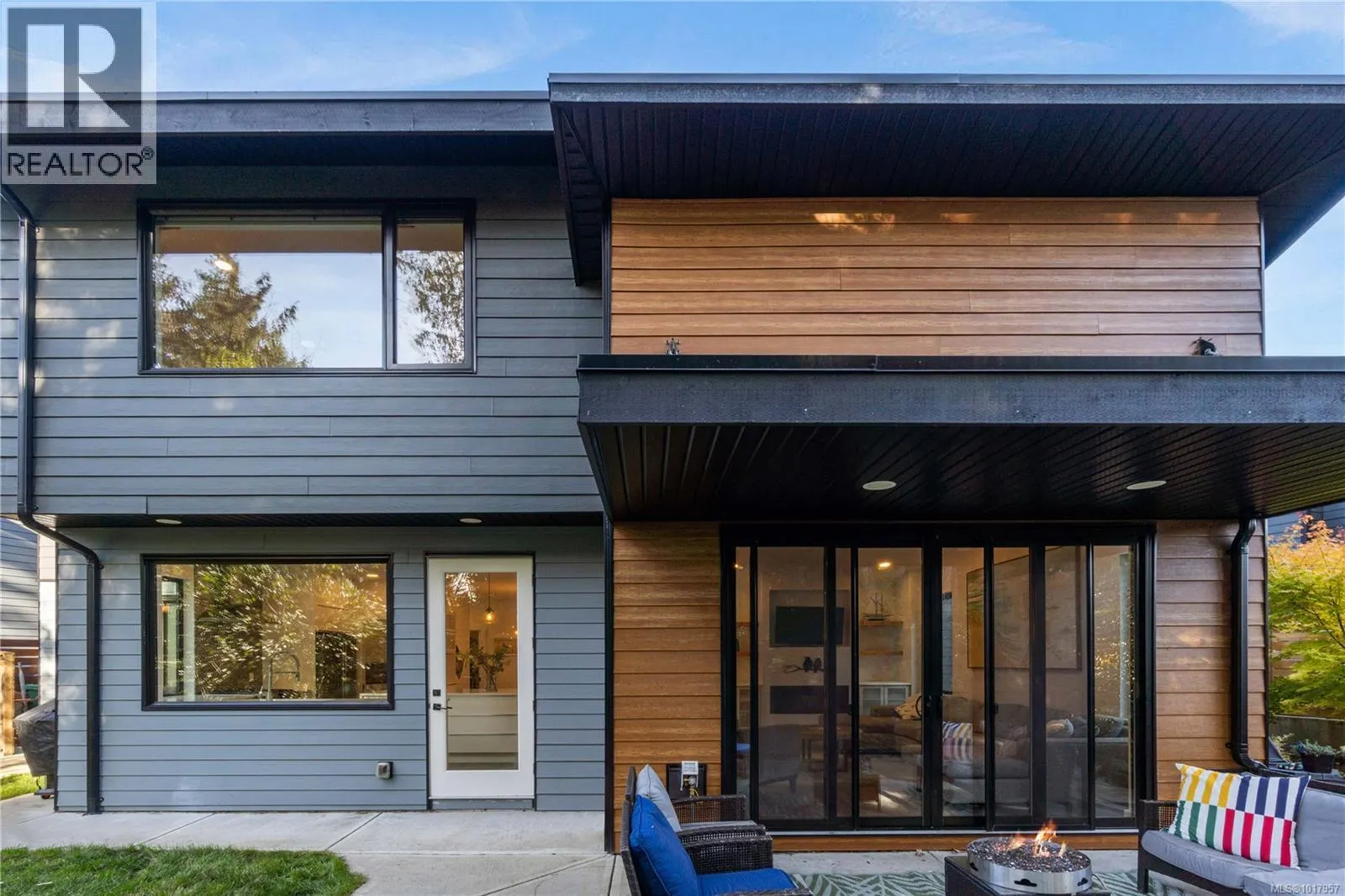 210 Crestline Terr