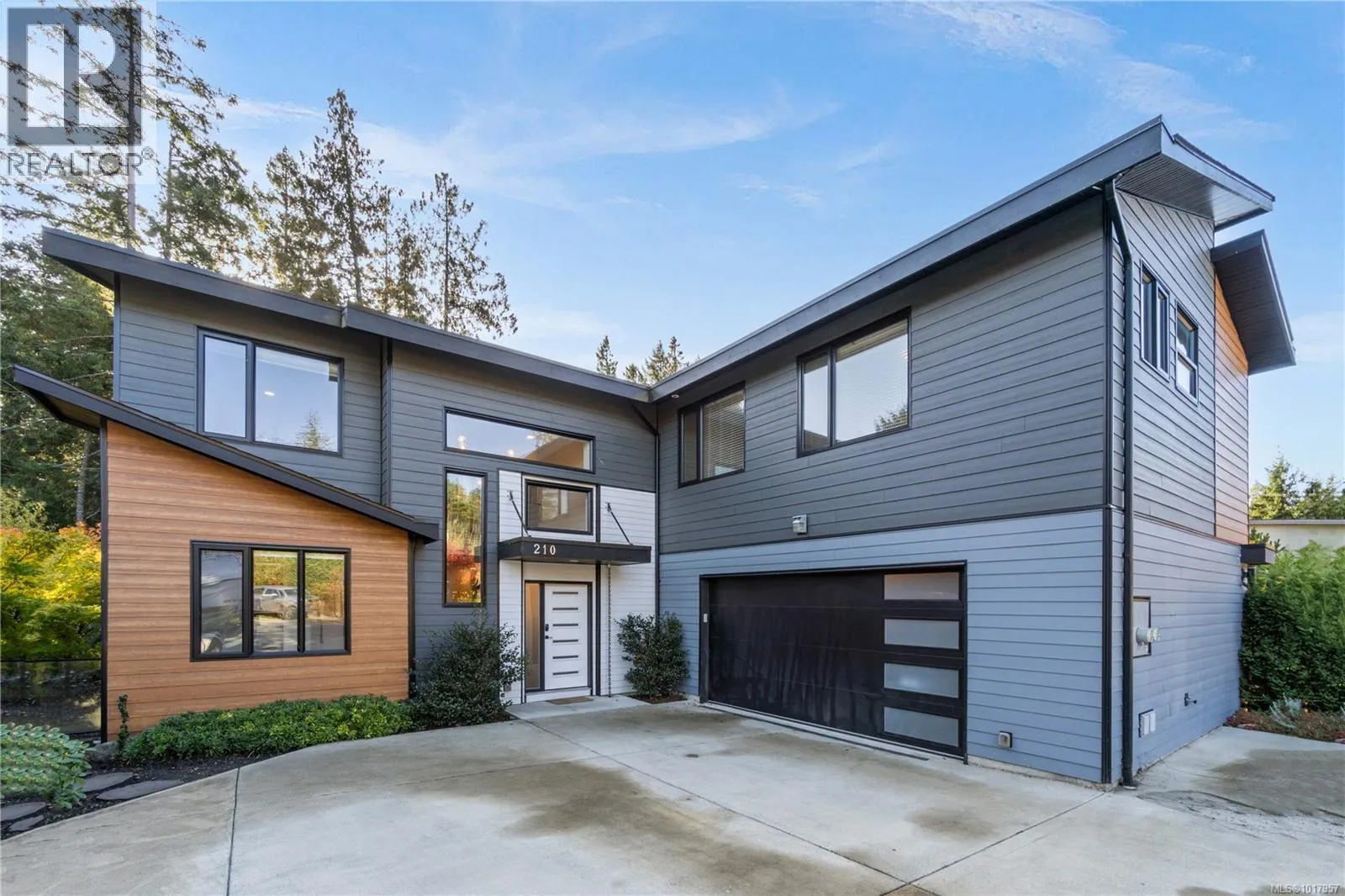 210 Crestline Terr