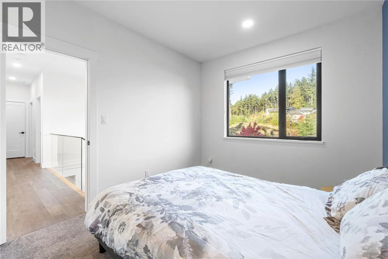210 Crestline Terr
