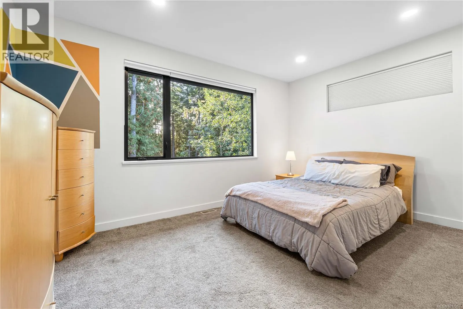 210 Crestline Terr