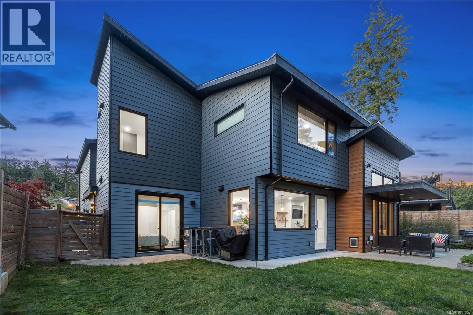 210 Crestline Terr