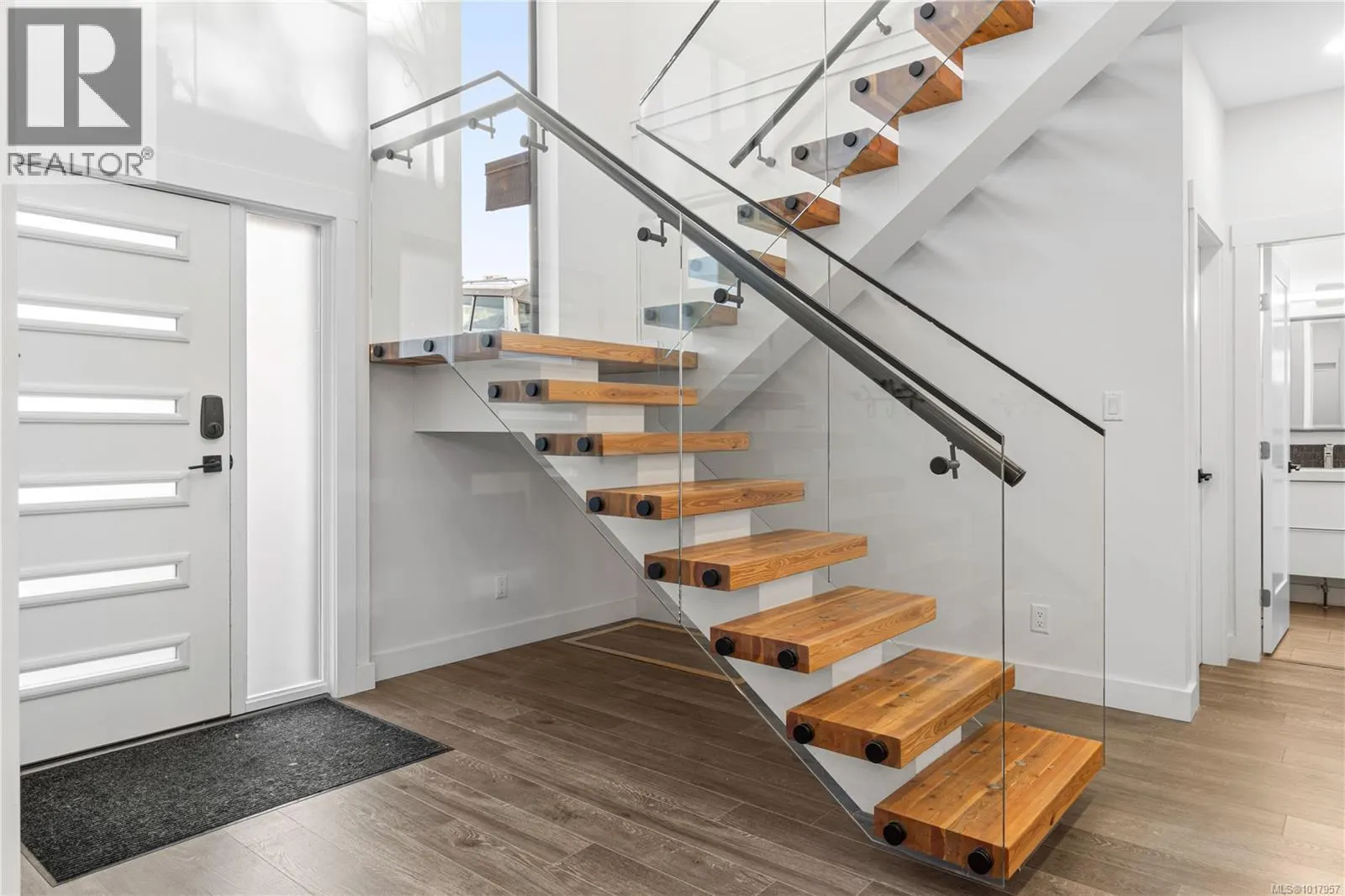 210 Crestline Terr
