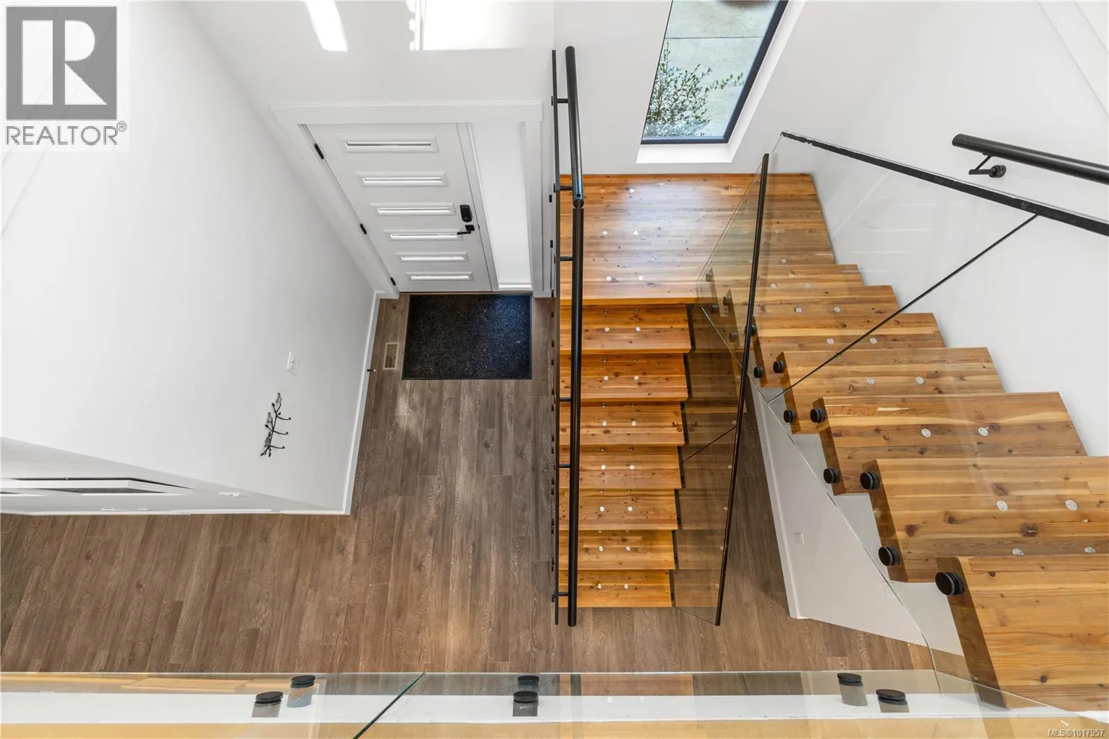 210 Crestline Terr