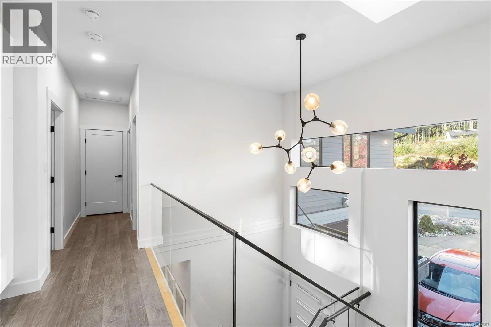 210 Crestline Terr