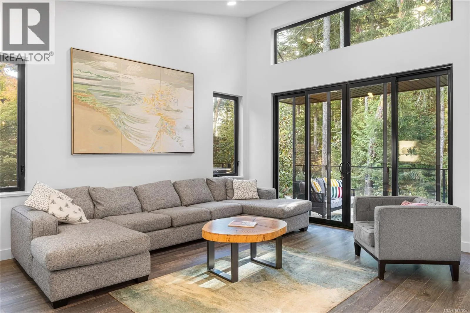 210 Crestline Terr
