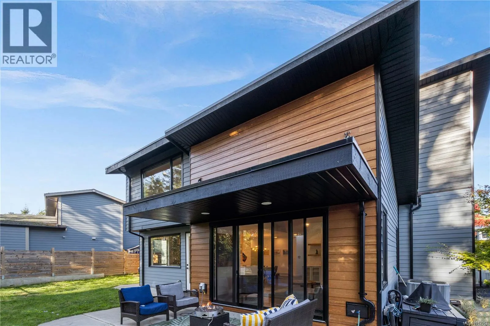 210 Crestline Terr